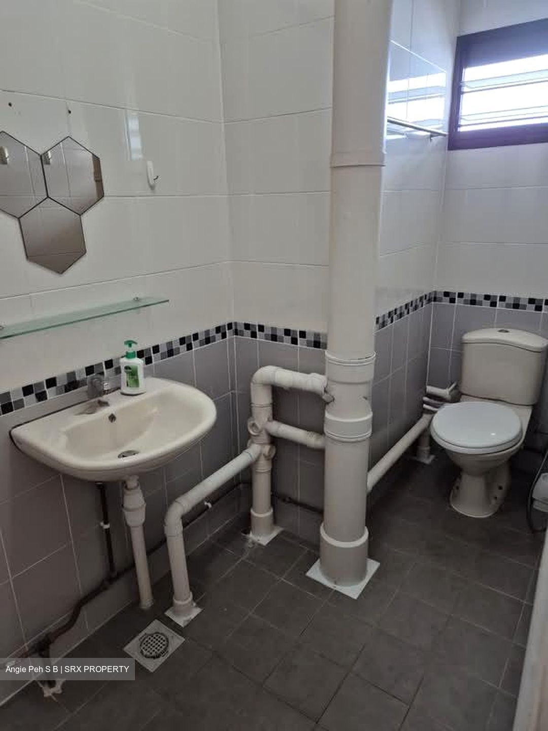 Blk 549 Jurong West Street 42 (Jurong West), HDB Executive #534535891